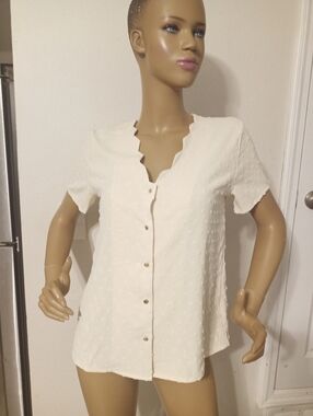 SHEIN Cream Short-Sleeve Button Front Top